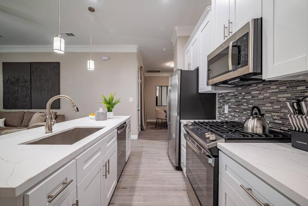 Elegant In Gated Community Tatil Evi Houston