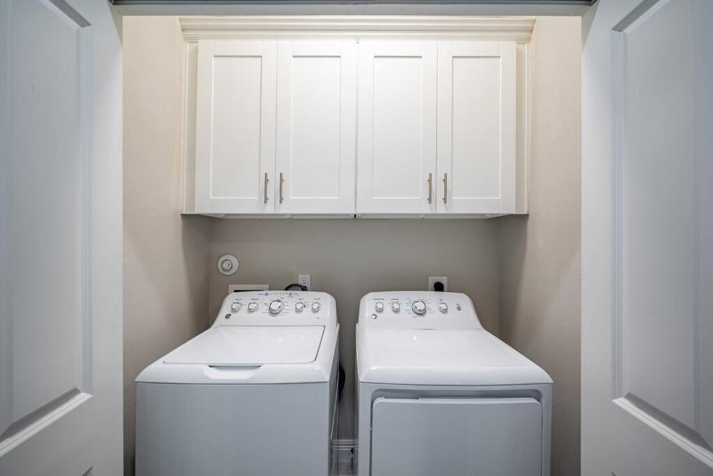 Elegant In Gated Community Tatil Evi Houston